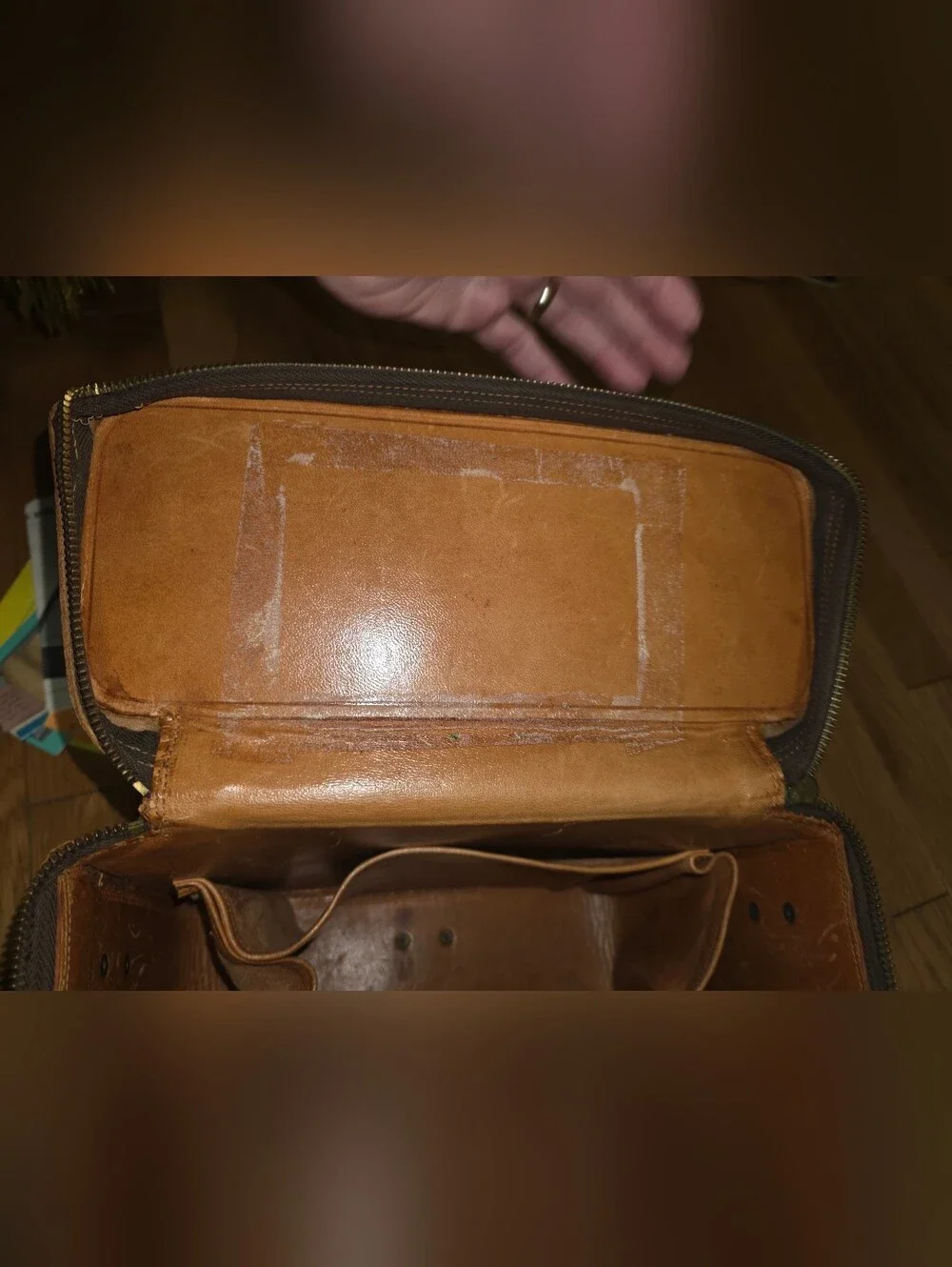 VINTAGE CAMERA BAG Leather Messenger Bag for Men CLEAN NO ODORS AMAZING